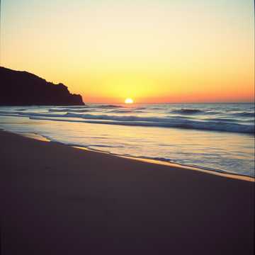 Amber Foyer - Ocean Glow